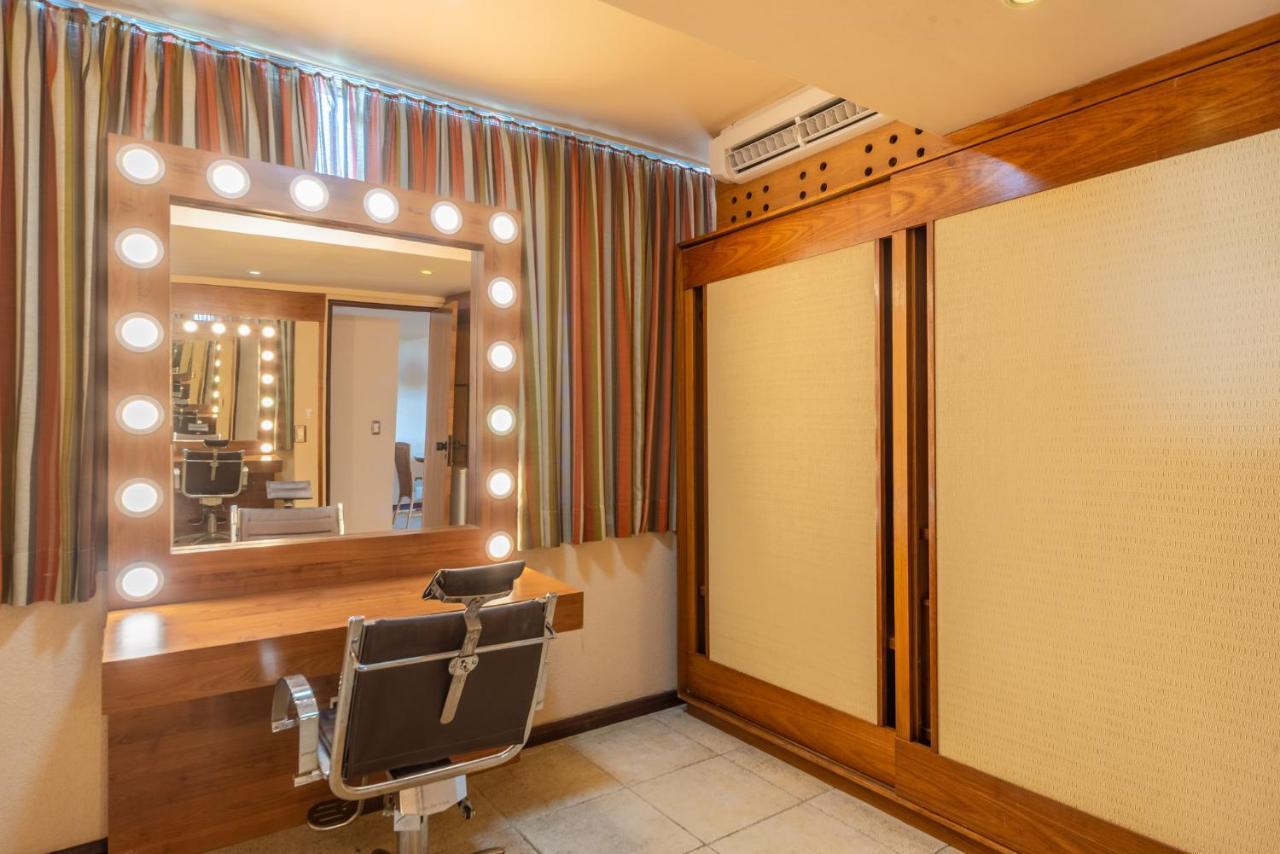 فندق ريتز لاجوا دا أنتا هوتل آند سبا Maceió المظهر الخارجي الصورة Makeup room at the National Theatre, London
